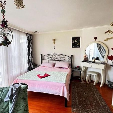 Hotel Lika Tbilisi Esterno foto