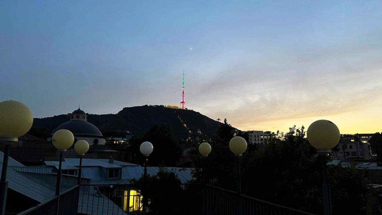 Hotel Lika Tbilisi Esterno foto