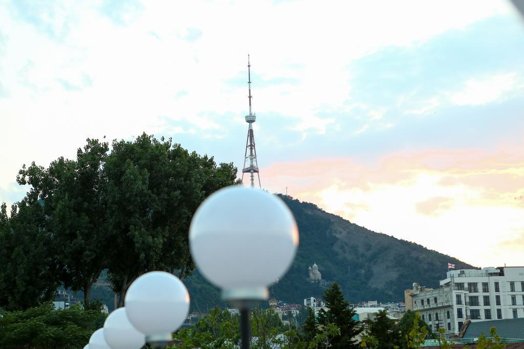 Hotel Lika Tbilisi Esterno foto